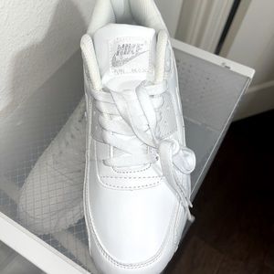 MEN'S 10 NIKE AIR MAX 90 CASUAL SHOES brand new Never Worn